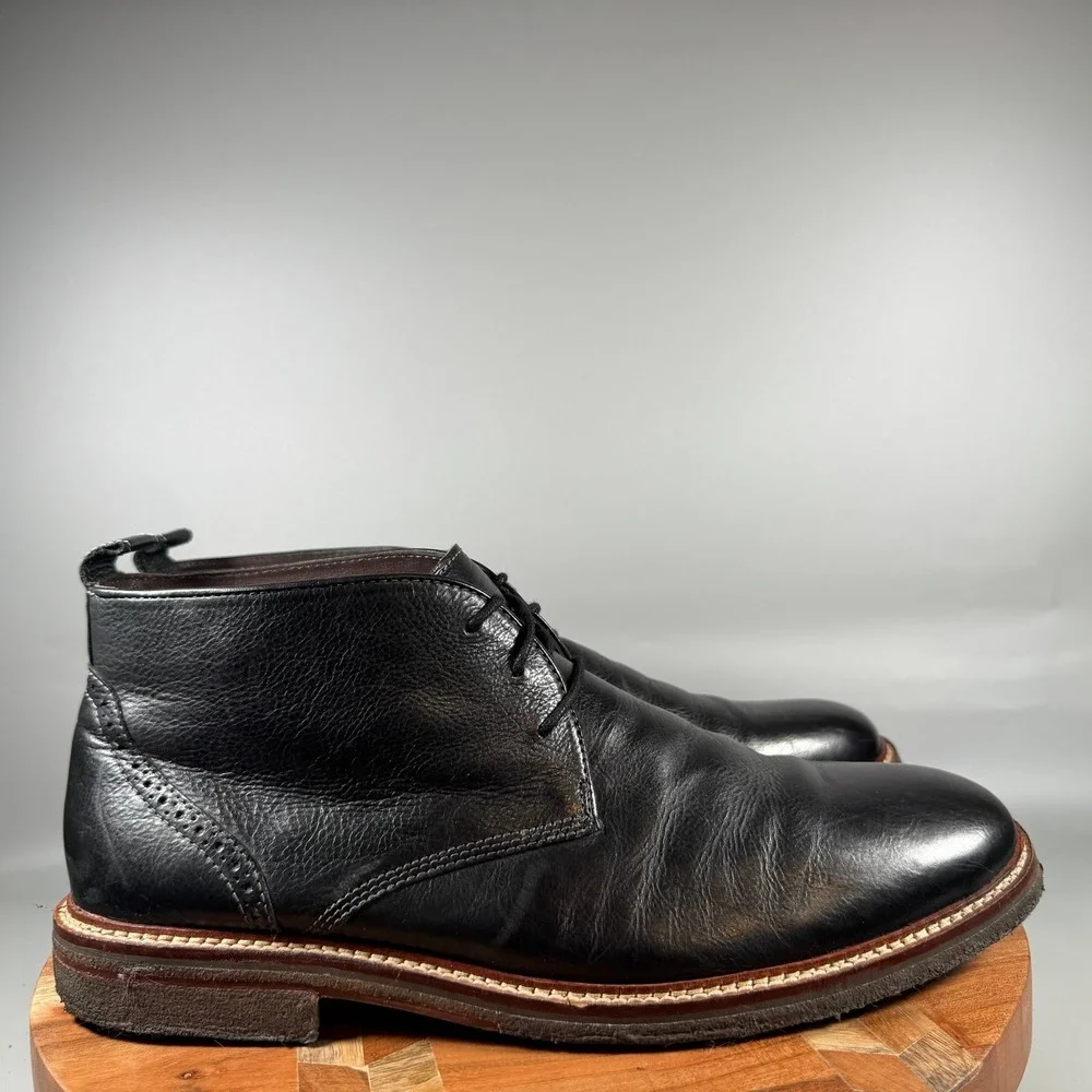 Johnston & Murphy Mens Black Leather Chukka Boots Size 11.5 M Brogue Heel